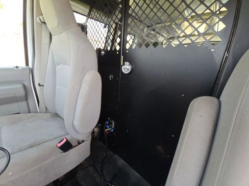 Used 2014 Ford E-150 and Econoline 150 image 20