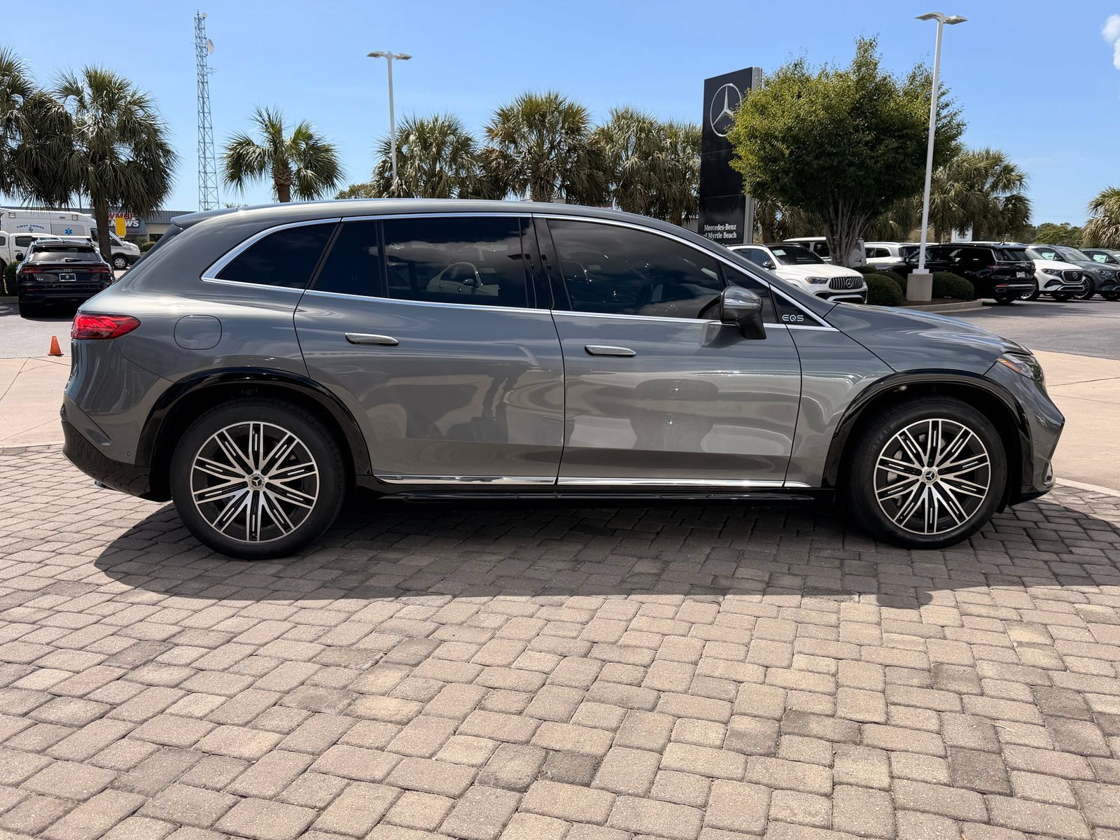 Certified 2023 Mercedes-Benz EQS 580 4MATIC SUV image 8