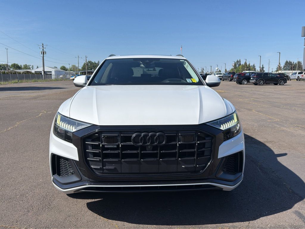 Used 2019 Audi Q8 Prestige w/ Luxury Package AWD/4WD image 2