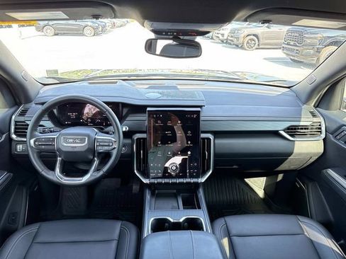 Used 2025 GMC Acadia Elevation w/ Elevation Premium Package FWD image 13