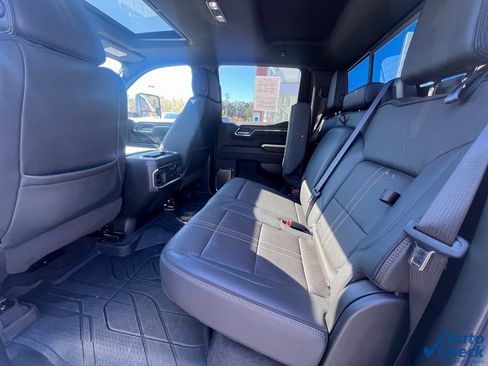 Used 2024 Chevrolet Silverado 1500 High Country w/ High Country Premium Package image 19