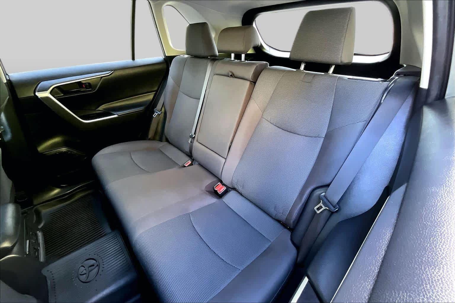 Used 2023 Toyota RAV4 LE AWD/4WD image 20