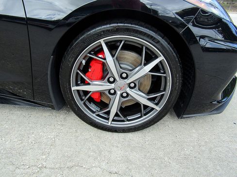 Used 2022 Chevrolet Corvette Stingray Premium Conv w/ Z51 Performance Package RWD image 22