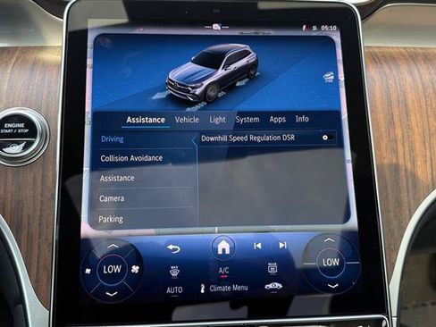 Used 2025 Mercedes-Benz GLC 300 4MATIC image 30