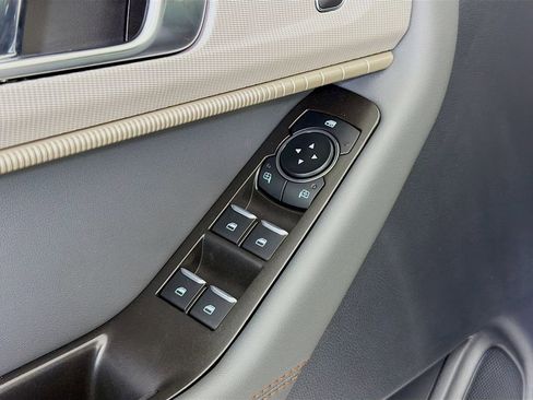 New 2025 Ford Explorer Active w/ Active Comfort Package image 19