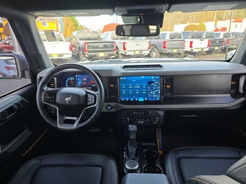 Certified 2022 Ford Bronco Badlands w/ Sasquatch Package image 22