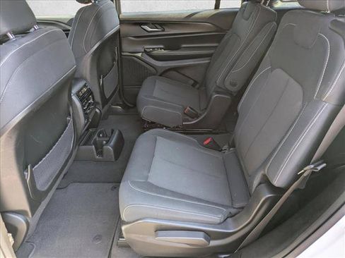 Used 2024 Jeep Grand Cherokee L Laredo AWD/4WD image 17