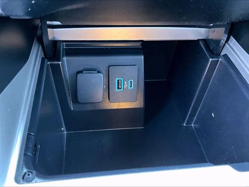 Used 2023 Ford Explorer XLT w/ Equipment Group 202A image 35