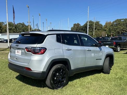 New 2026 Jeep Compass Latitude AWD/4WD image 7