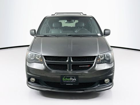 Used 2019 Dodge Grand Caravan GT FWD image 2