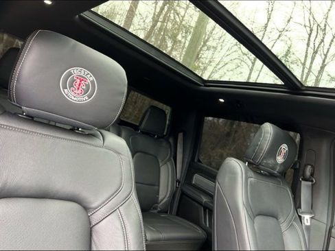 Used 2022 RAM 1500 Big Horn AWD/4WD image 4