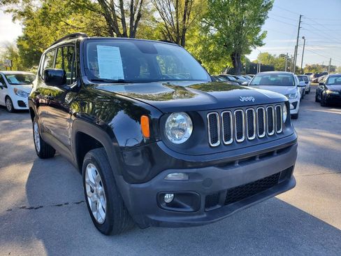Used 2017 Jeep Renegade Latitude image 1