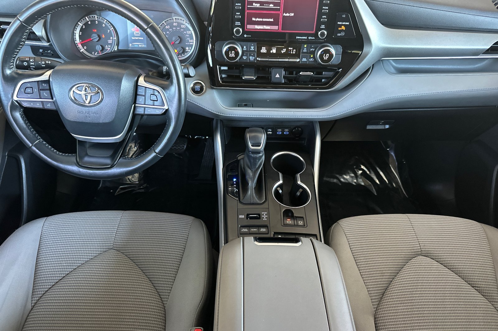 Certified 2022 Toyota Highlander LE AWD/4WD image 17