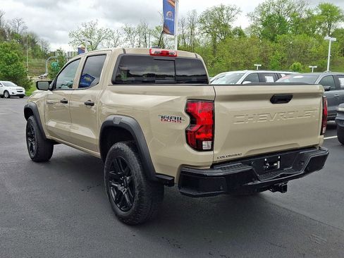 Used 2024 Chevrolet Colorado Trail Boss w/ Advanced Trailering Package AWD/4WD image 4