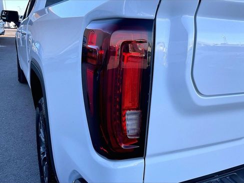Used 2025 GMC Sierra 1500 SLT image 29