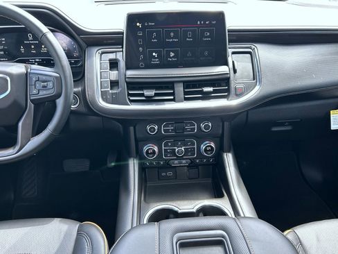 Used 2024 GMC Yukon AT4 w/ AT4 Premium Package AWD/4WD image 12