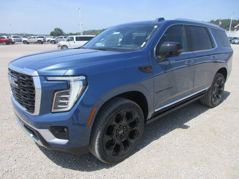 New 2026 GMC Yukon Denali w/ Denali Reserve Package AWD/4WD image 9
