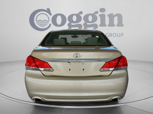 Used 2011 Toyota Avalon FWD image 4