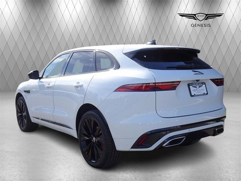 Used 2024 Jaguar F-PACE R-Dynamic S image 3