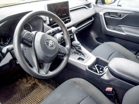 Used 2023 Toyota RAV4 LE AWD/4WD image 11