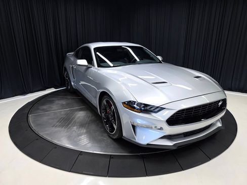 Used 2019 Ford Mustang GT Premium w/ Equipment Group 401A RWD image 8
