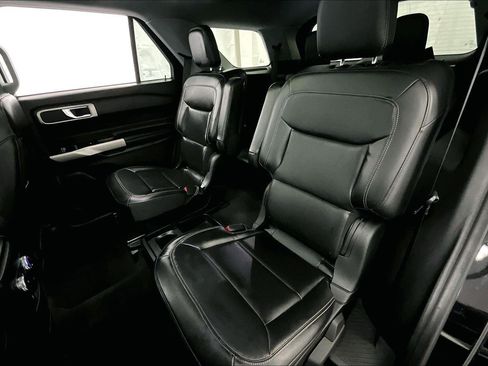 Used 2021 Ford Explorer XLT w/ Equipment Group 202A image 25