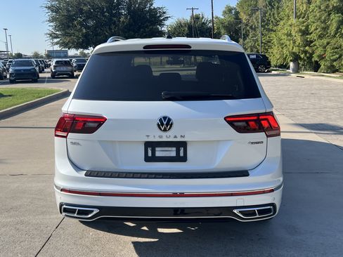 Used 2024 Volkswagen Tiguan SEL R-Line AWD/4WD image 8