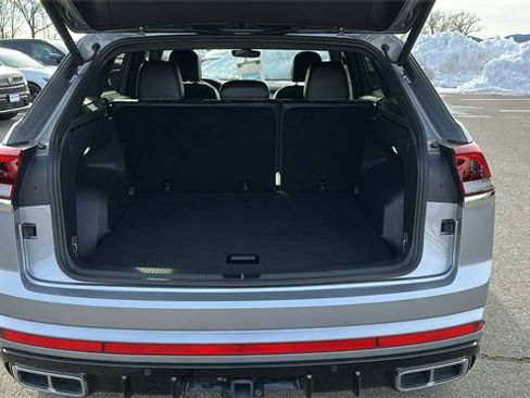 Used 2024 Volkswagen Atlas Cross Sport SEL R-Line image 24