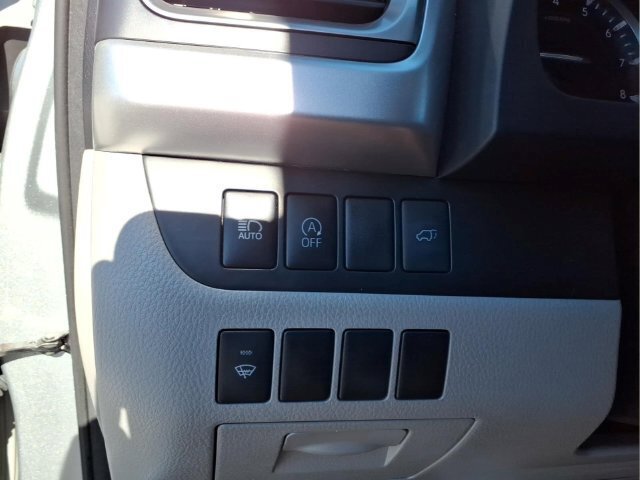 Used 2017 Toyota Highlander XLE AWD/4WD image 25