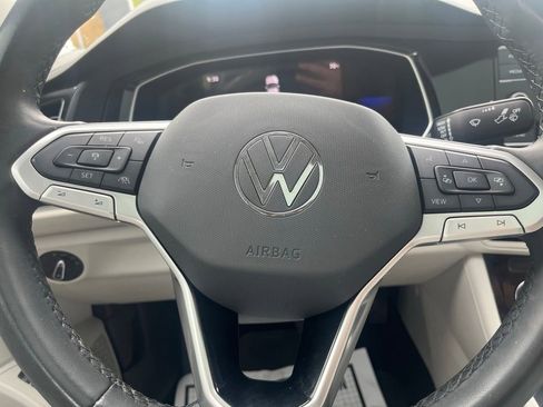 Used 2024 Volkswagen Jetta SE w/ Panoramic Sunroof Package FWD image 19