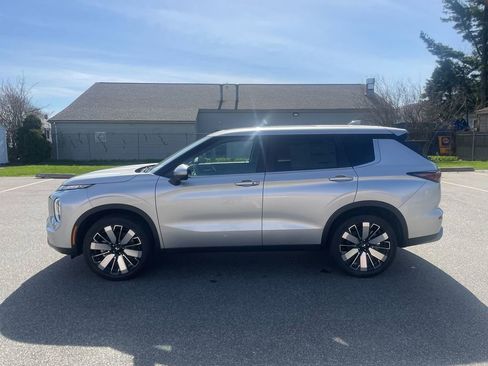 New 2026 Mitsubishi Outlander SE AWD/4WD image 9