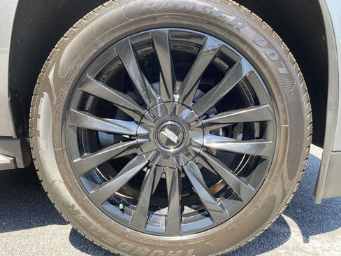 Used 2020 Cadillac Escalade Luxury AWD/4WD image 13