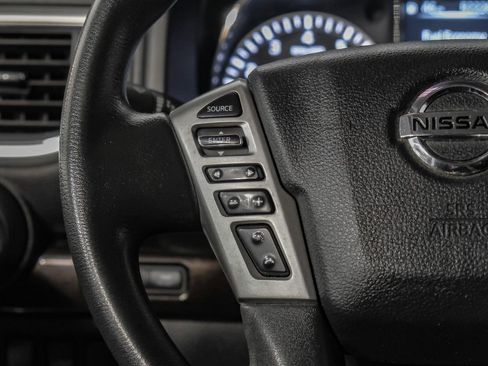 Used 2017 Nissan Titan SV image 16