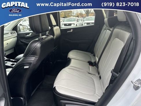 Certified 2025 Ford Escape SE w/ PHEV Premium Package image 16