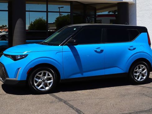 Used 2023 Kia Soul S FWD image 7