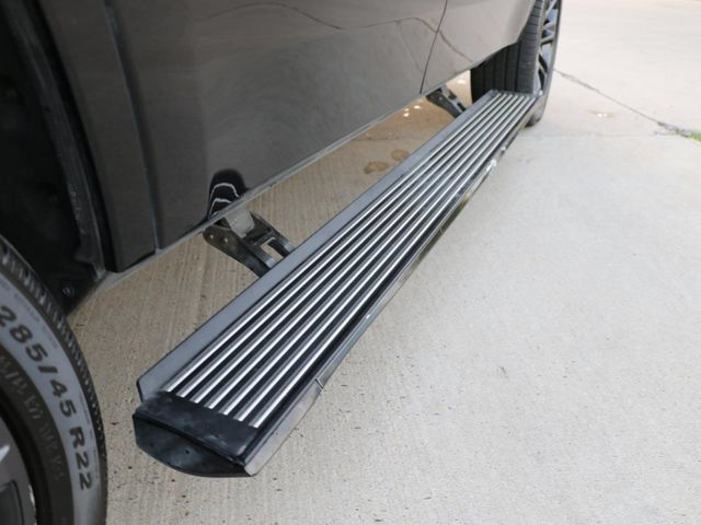 Used 2023 Jeep Grand Wagoneer Series III w/ Rear Seat Video Group 1 AWD/4WD image 9