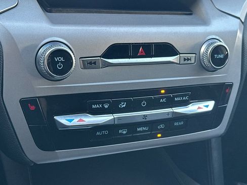 Certified 2023 Ford Explorer XLT image 24