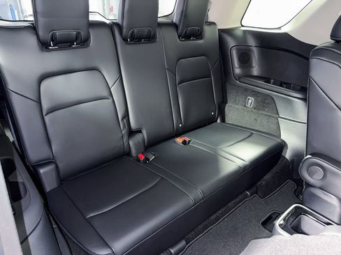 New 2026 Nissan Pathfinder SL image 39