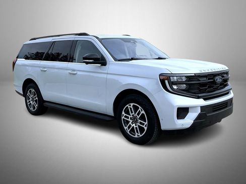 Used 2025 Ford Expedition Max Active AWD/4WD image 3