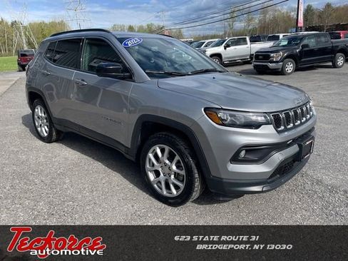 Used 2023 Jeep Compass Latitude w/ Sun and Sound Group AWD/4WD image 1