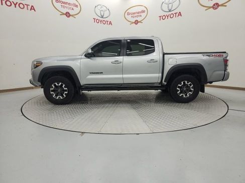 Certified 2022 Toyota Tacoma TRD Off-Road w/ Technology Package image 5
