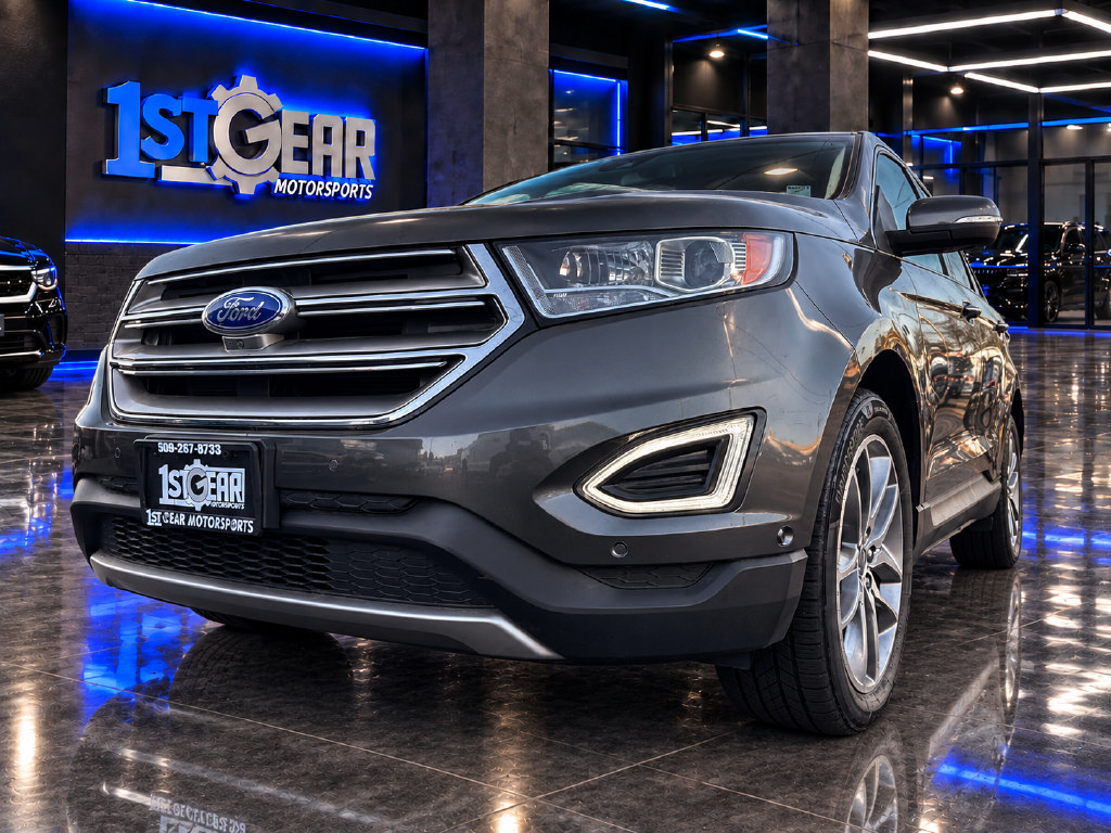 Used 2018 Ford Edge Titanium w/ Equipment Group 302A AWD/4WD image 10