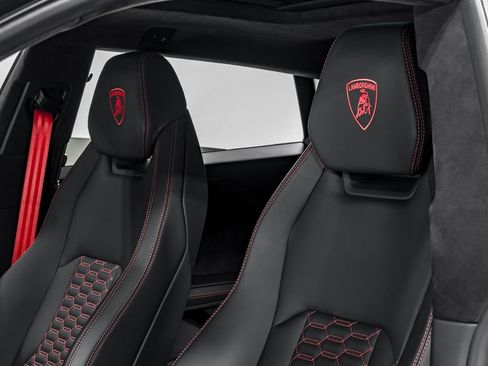 Used 2024 Lamborghini Urus S AWD/4WD image 19