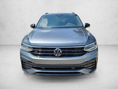 Used 2023 Volkswagen Tiguan SE R-Line FWD image 2