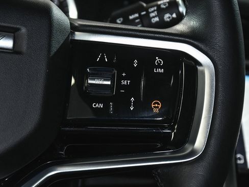 Used 2023 Land Rover Discovery Sport SE image 36