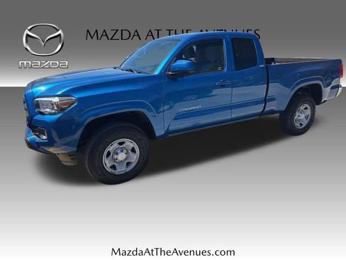 Used 2017 Toyota Tacoma SR5 image 9