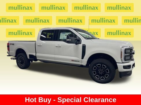 New 2026 Ford F350 Platinum w/ FX4 Off-Road Package AWD/4WD image 2