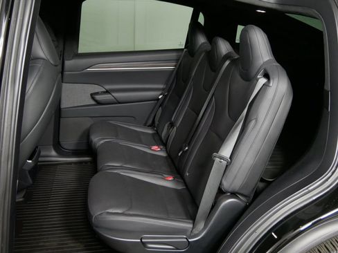 Used 2024 Tesla Model X AWD/4WD image 16