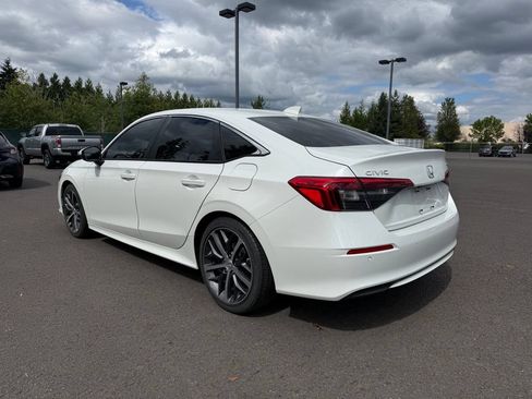 Used 2024 Honda Civic Touring image 5