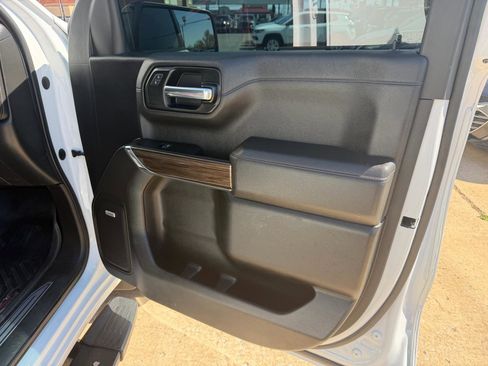 Used 2022 Chevrolet Silverado 1500 LT Trail Boss w/ Convenience Package II AWD/4WD image 19